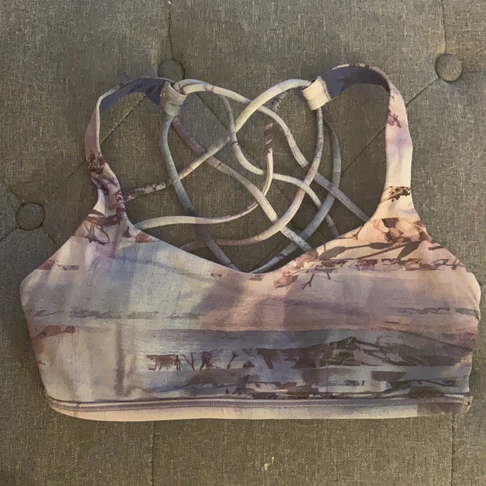 Lululemon sports bra